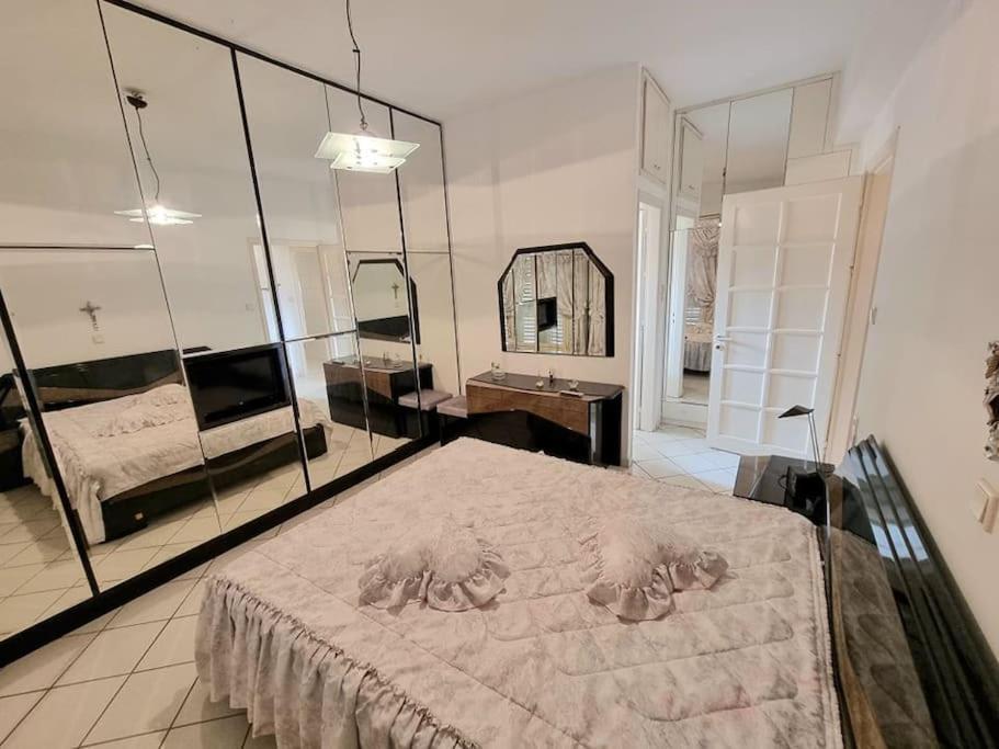 Apartment Flat , Near The Aiport Heraklion (Crete)